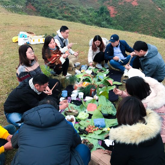 picnic lunch on Ta Xua summit