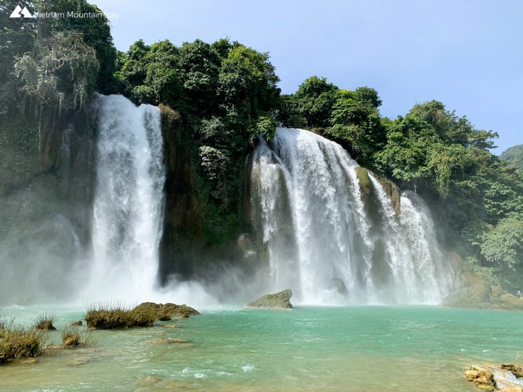 Ban Gioc waterfall autumn