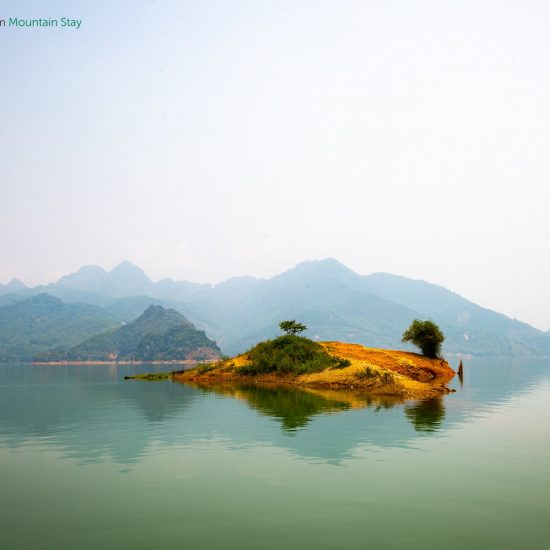 Misty lake Ba Khan