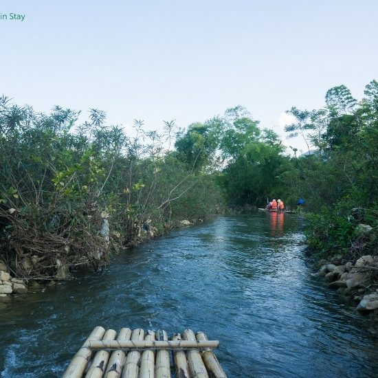 Bamboo rafting Mai Chau
