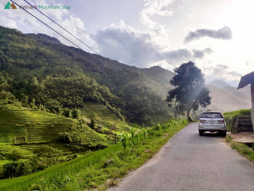 Private car Vietnam mountain