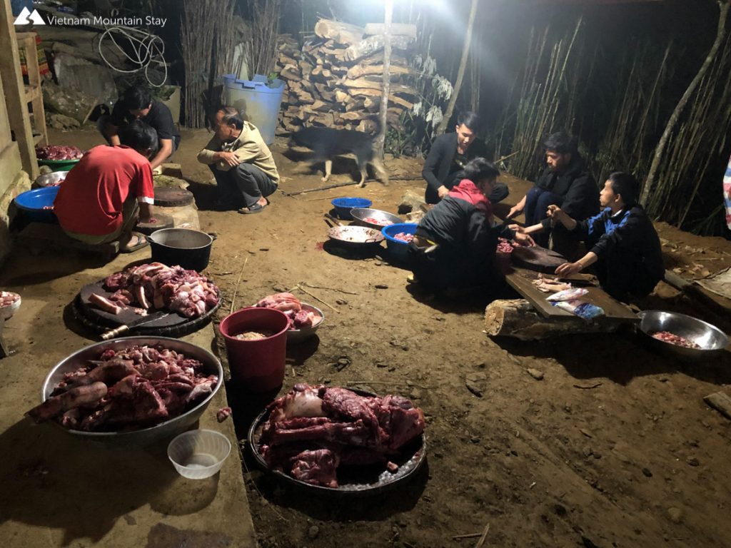 Ta Xua family prepare feast